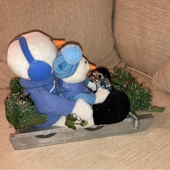 VINTAGE AVON “A MAGICAL WINTER SLEIGH RIDE” - Picture 5 of 16